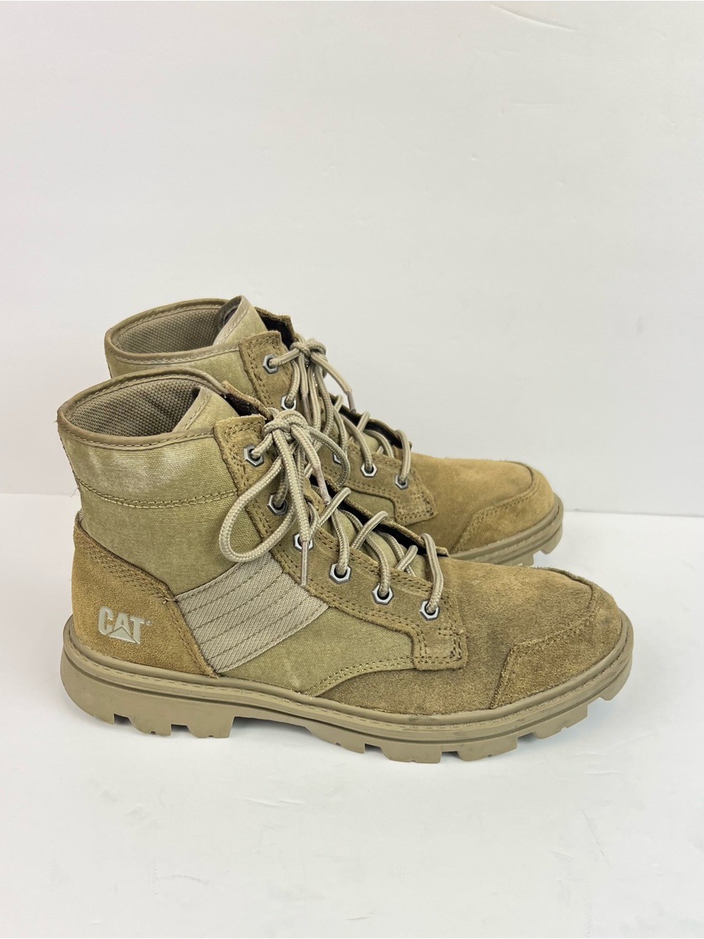 Caterpillar Tan Work Shoe Interior with Yellow Label Men’s Boots Size 10M